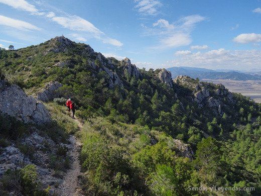 Ruta de senderismo en la sierra de Peñarrubia (Villena).