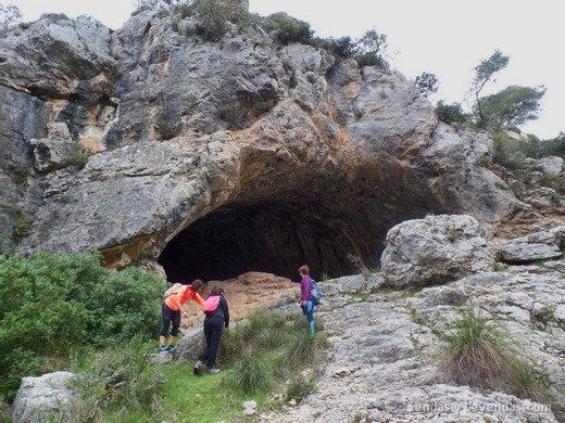 Ruta a la Bastida de les Alcusses por el barranco de la Bastida (Moixent).